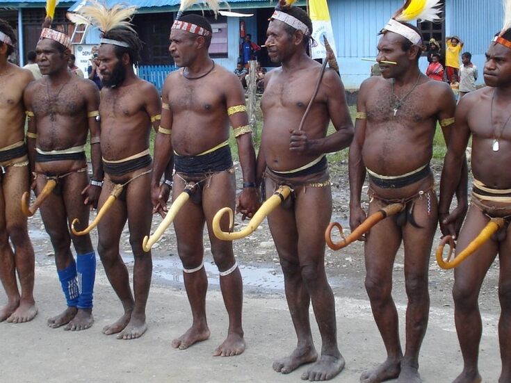 Papous avec des membres élargis