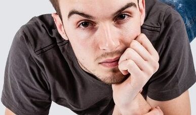 Un homme veut agrandir son pénis naturellement